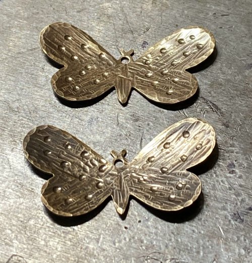 Susan LeGuyader's Butterfly Earrings - , Contemporary Wire Jewelry, Dapping, Dapping Jewelry, How To Punch Holes, Hole Punching, Punch A Hole, Texturing, Butane Torch, Soldering, Solder, Add more texture if needed.